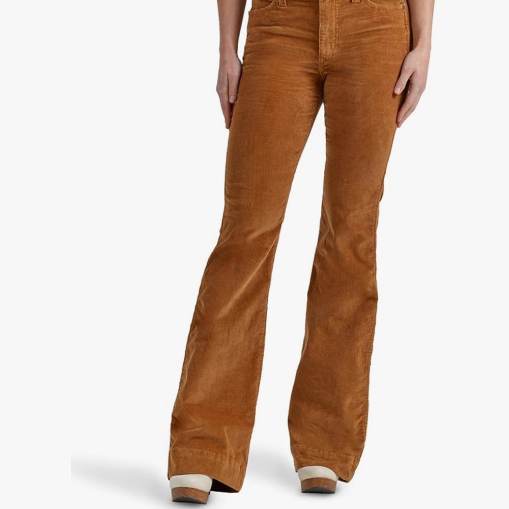 Wrangler Women's Flare Jeans in Tan